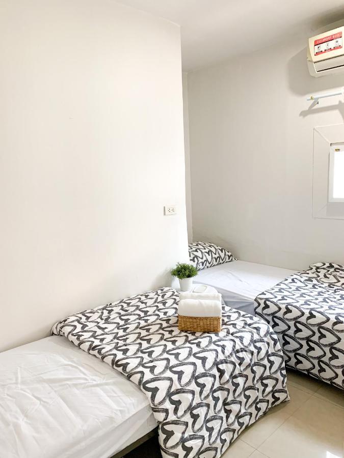 1Sabai Hostel Банкок Екстериор снимка