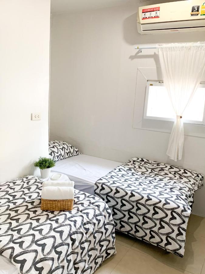 1Sabai Hostel Банкок Екстериор снимка