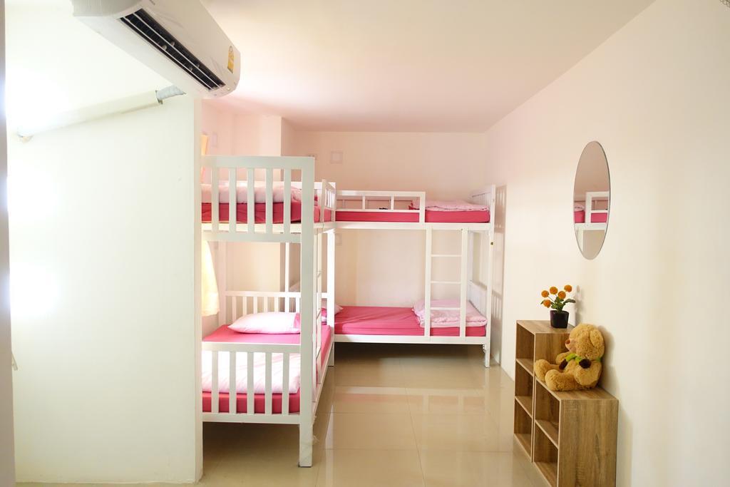 1Sabai Hostel Банкок Екстериор снимка