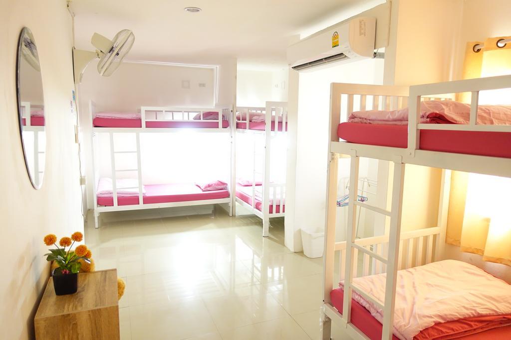 1Sabai Hostel Банкок Екстериор снимка