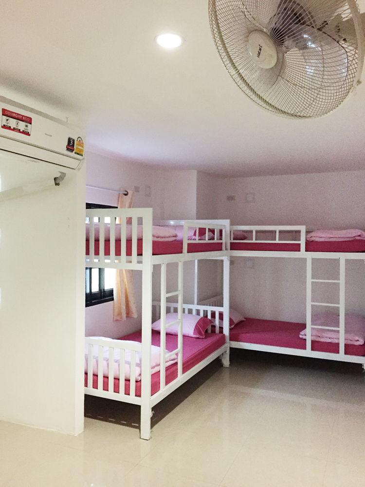 1Sabai Hostel Банкок Екстериор снимка