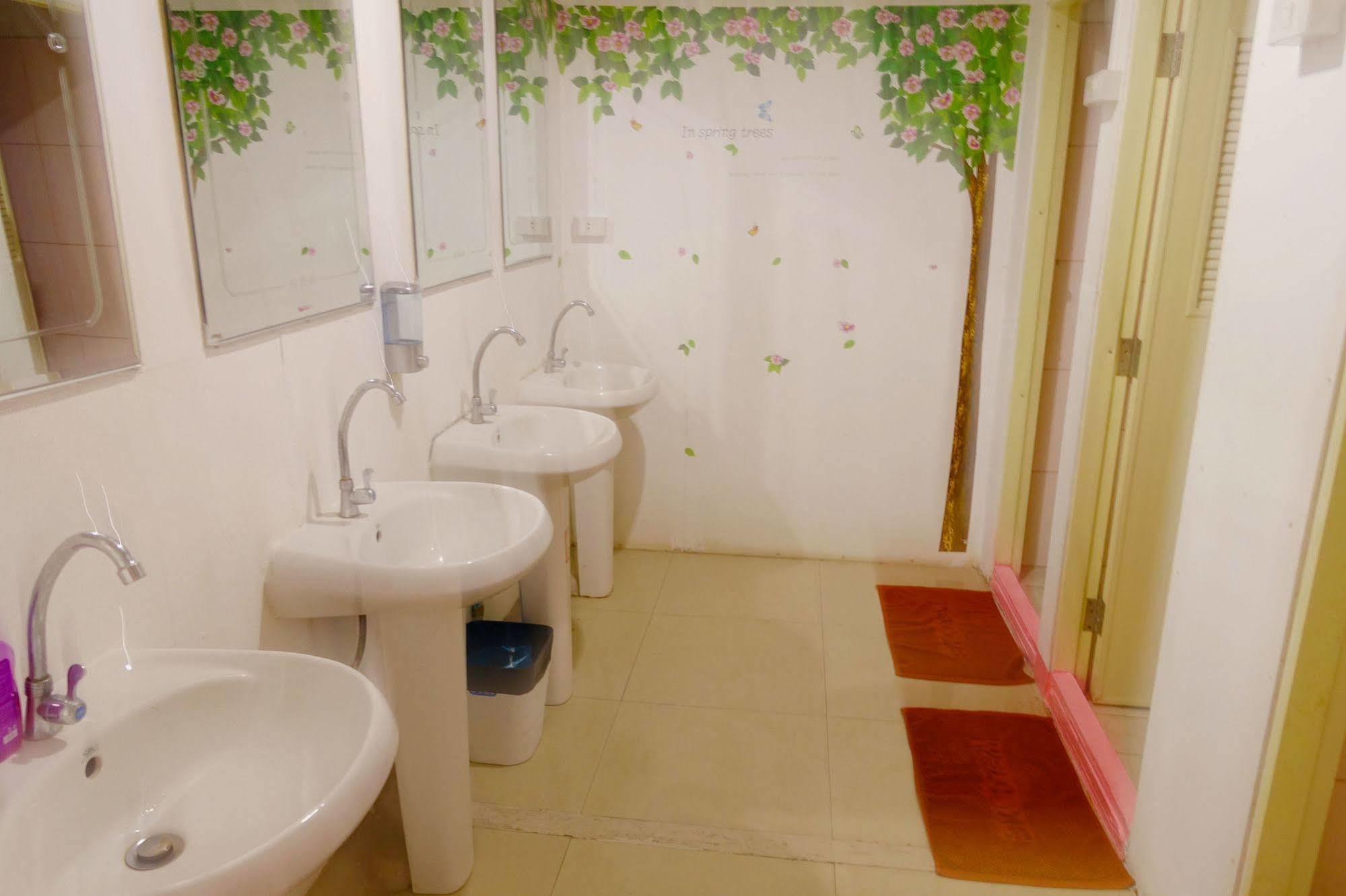 1Sabai Hostel Банкок Екстериор снимка