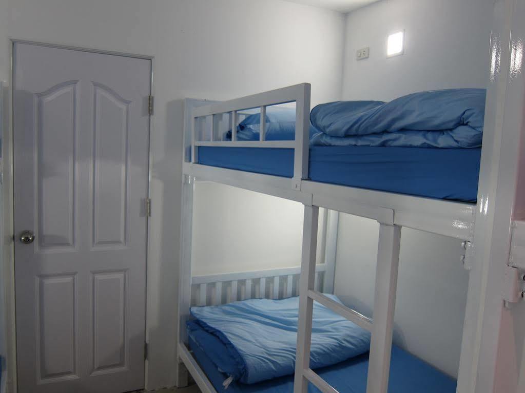 1Sabai Hostel Банкок Екстериор снимка