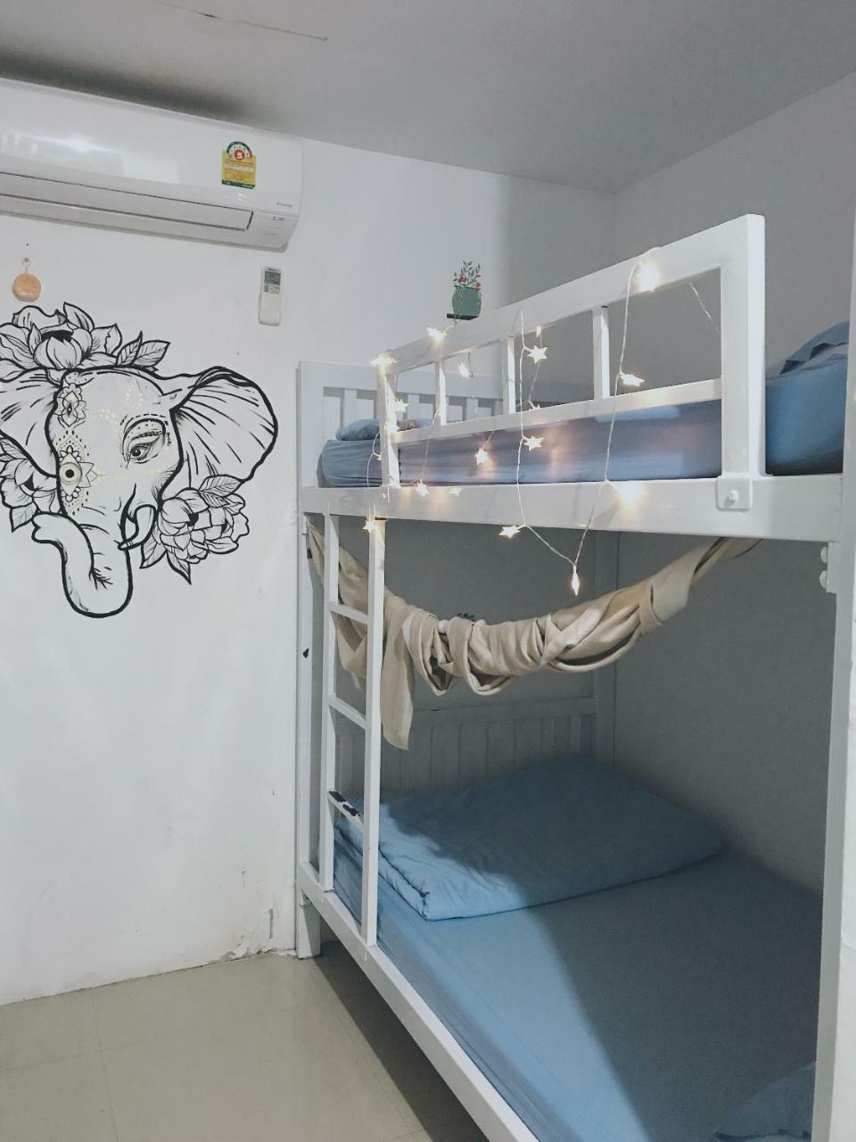 1Sabai Hostel Банкок Екстериор снимка