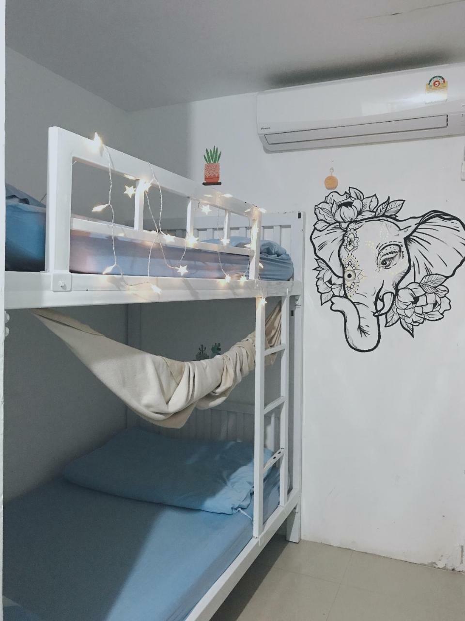 1Sabai Hostel Банкок Екстериор снимка